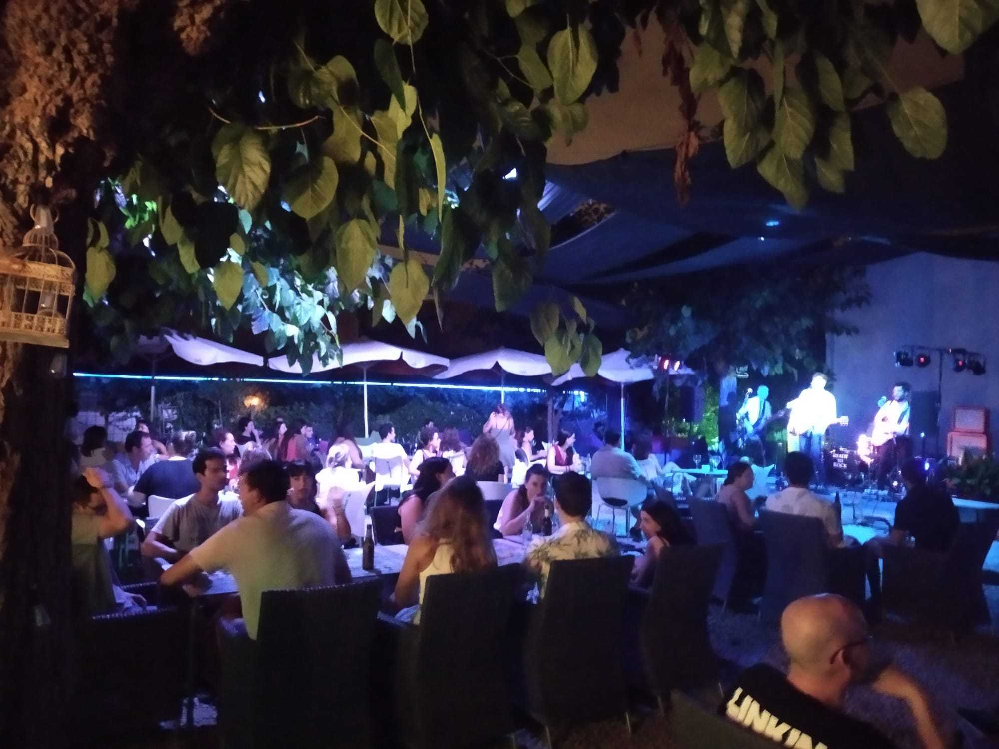 Bar Cafetería con terraza jardín en Vilas-Seca de Solcina (Tarragona)