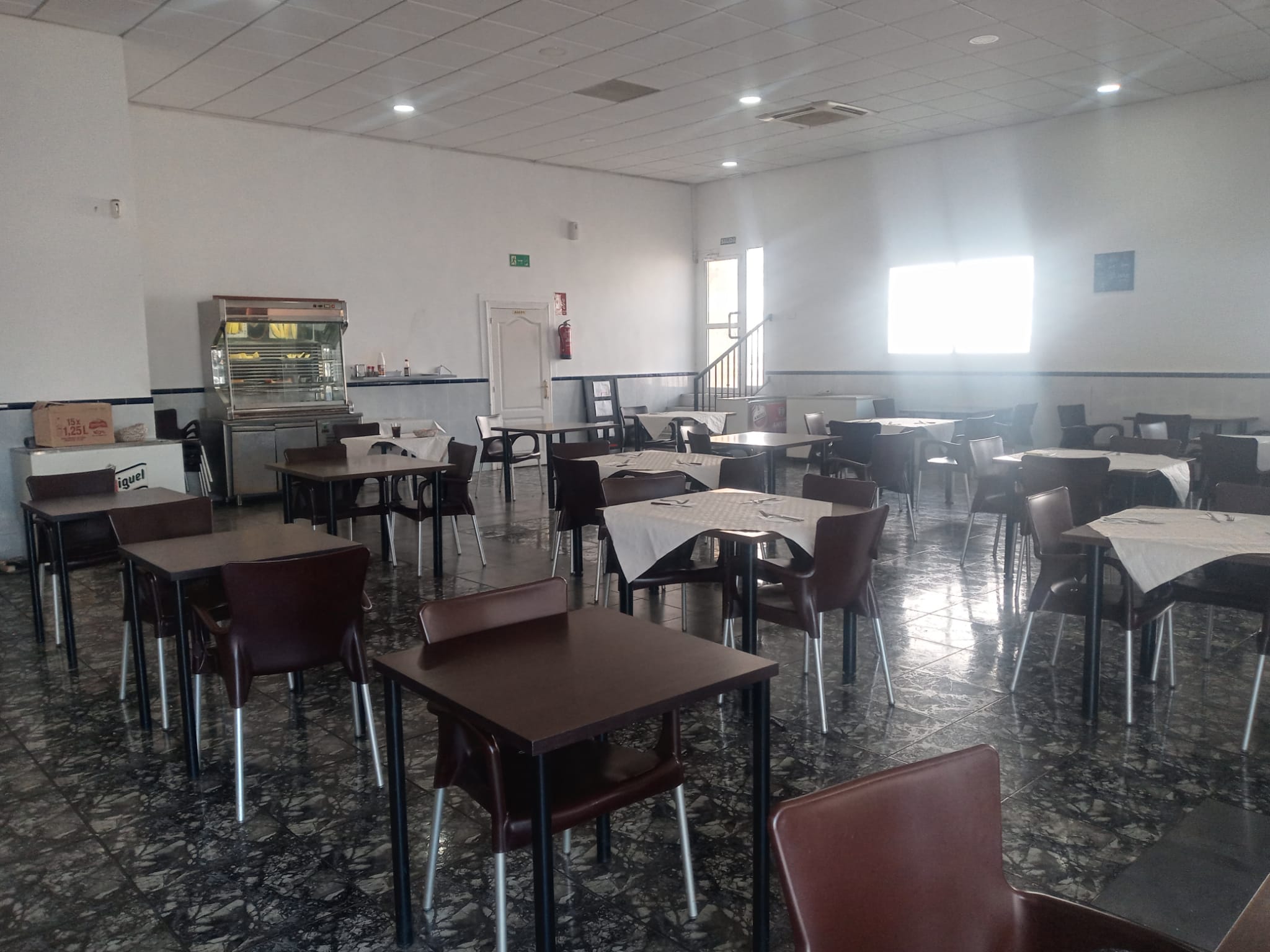 Traspaso restaurante con terraza en polígono en Paterna (Valencia)