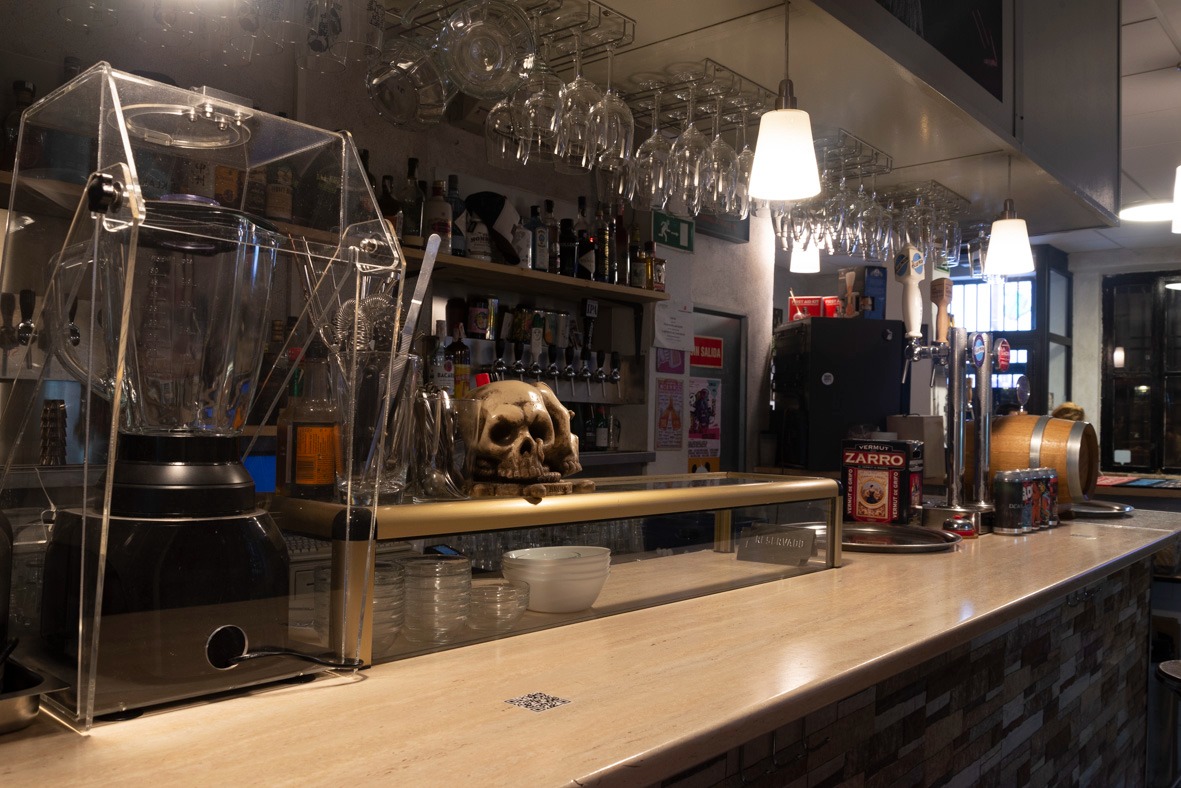Se traspasa Bar / Cervecería ( con cocina y salida de humos ) en La Latina (Madrid)