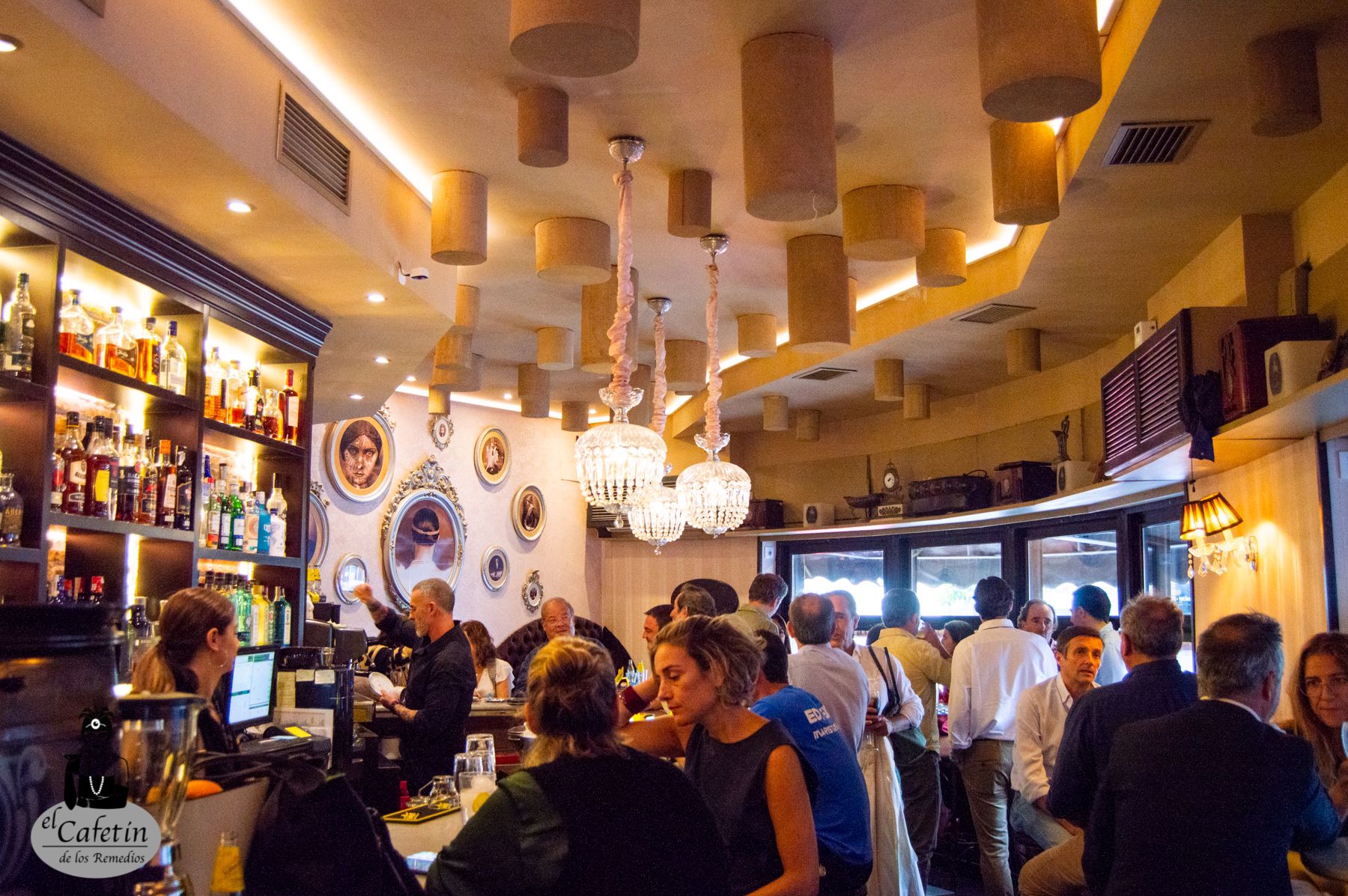 Se traspasa cafetería Bar de copas en Sevilla