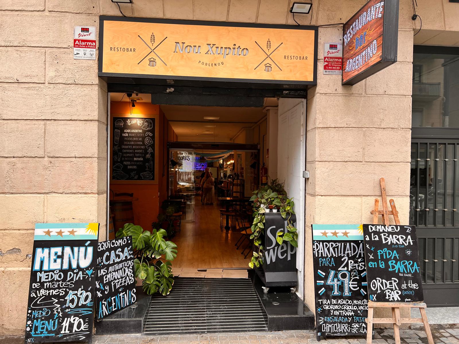 Se traspasa Bar Restaurante en Poble Nou