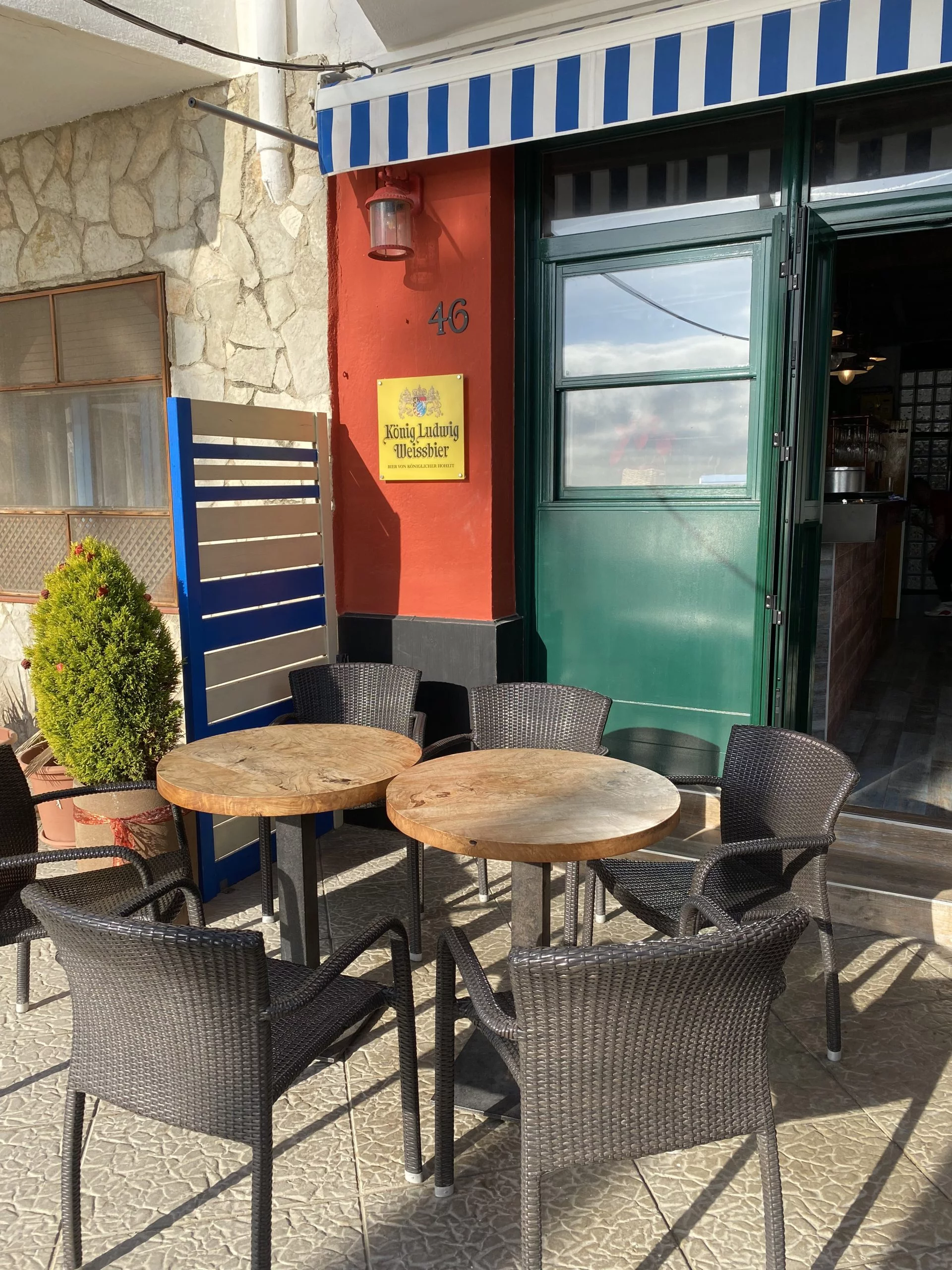 Restaurante en Torredembarra con terraza en primera linea del mar