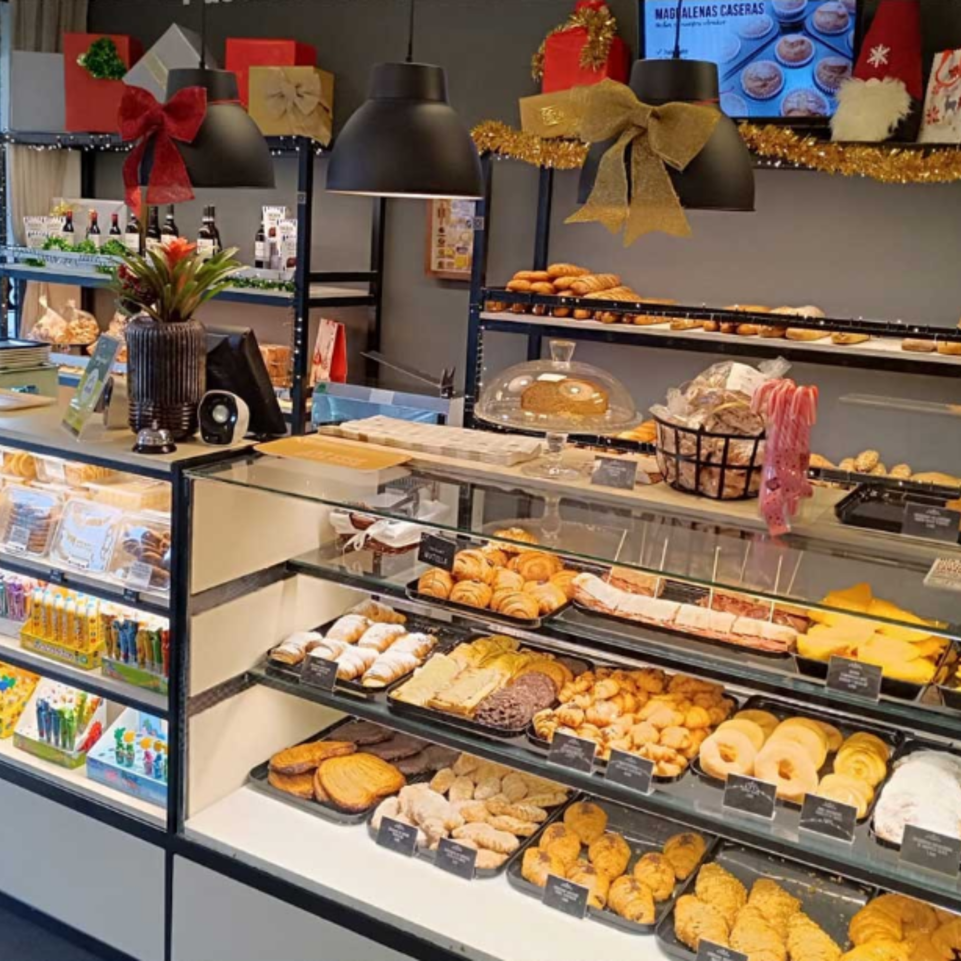 Panadería degustación consolidada enfrente del Corté Inglés, CORNELLÀ