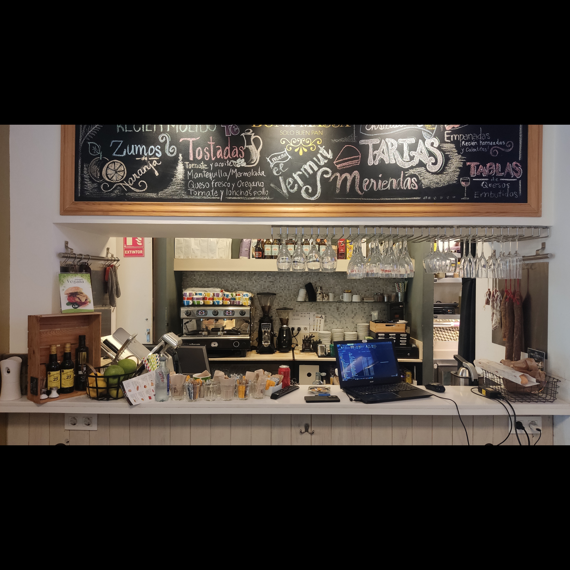 Panadería degustación consolidada enfrente del Corté Inglés, CORNELLÀ
