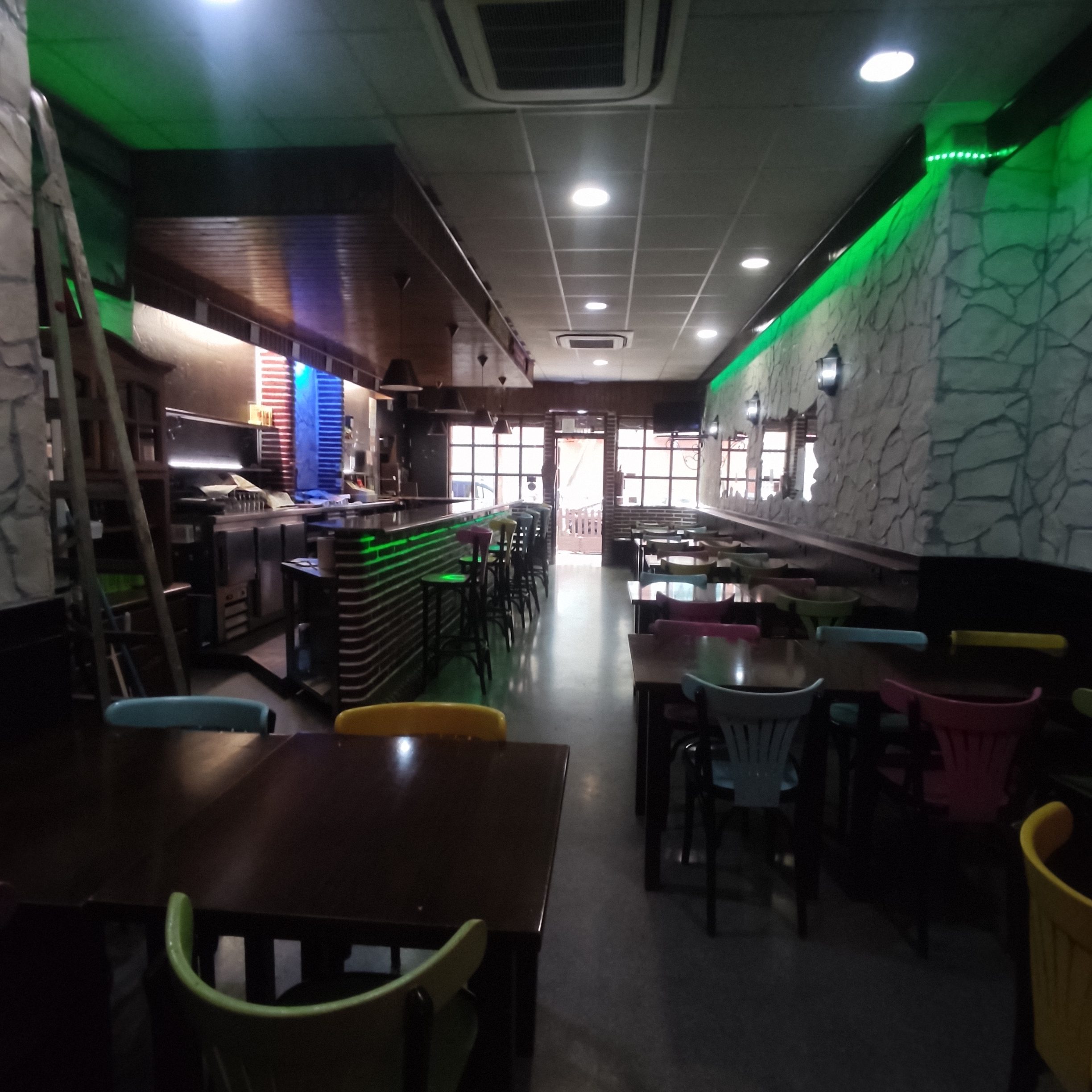 RESTAURANTE EN VENTA CON LICENCIA C3 MIXTA