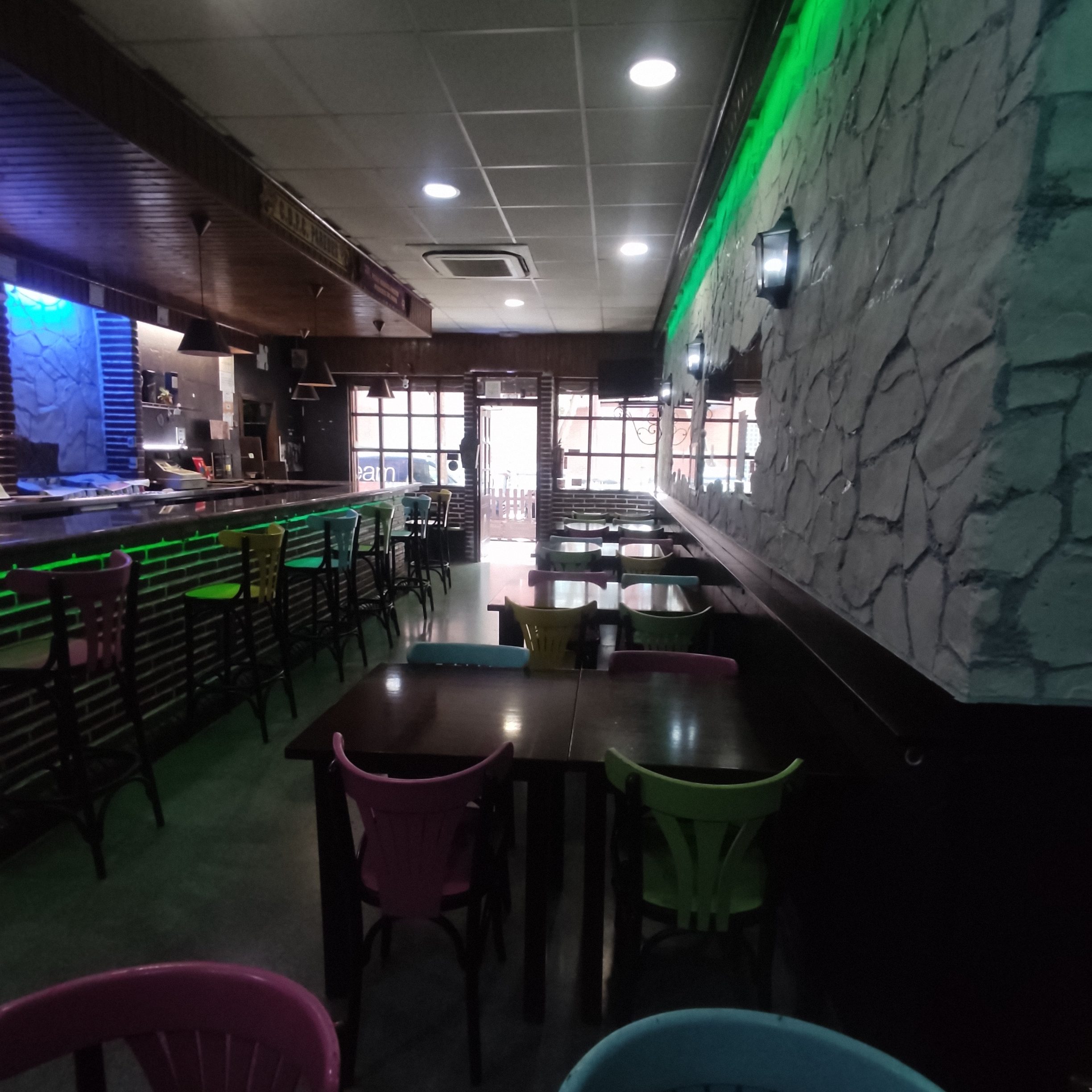 RESTAURANTE EN VENTA CON LICENCIA C3 MIXTA