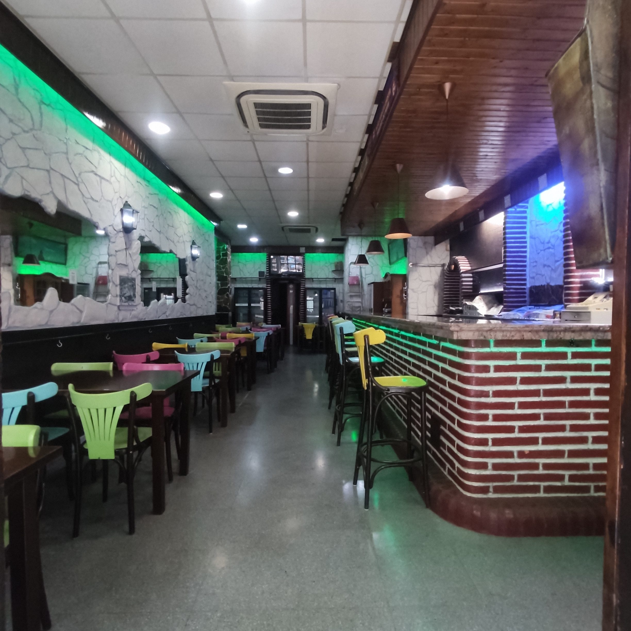 RESTAURANTE EN VENTA CON LICENCIA C3 MIXTA