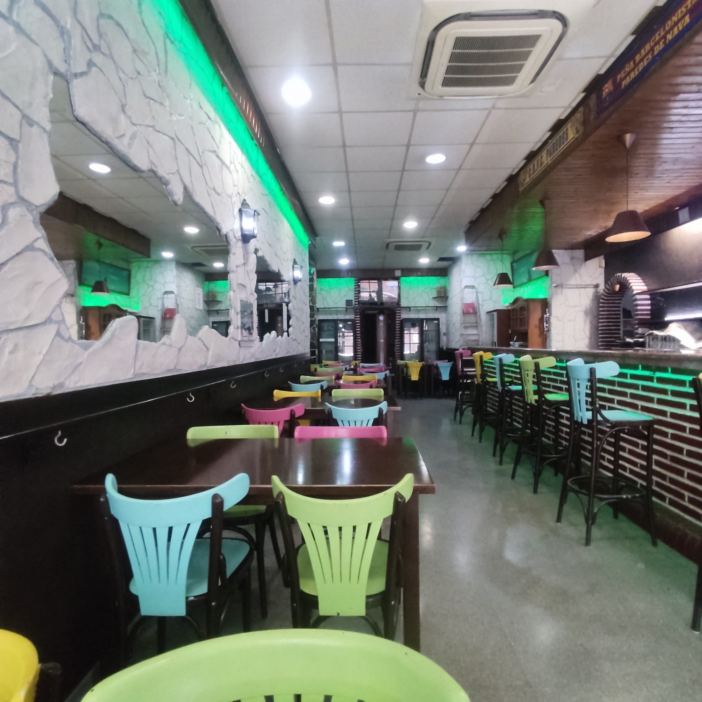 RESTAURANTE EN VENTA CON LICENCIA C3 MIXTA