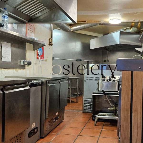 Cafetería en traspaso en zona Hospital Clínic, BCN