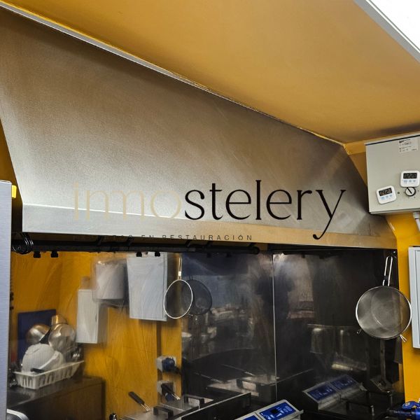 BAR CON LICENCIA C3 EN TRASPASO EN LA BARCELONETA, BCN