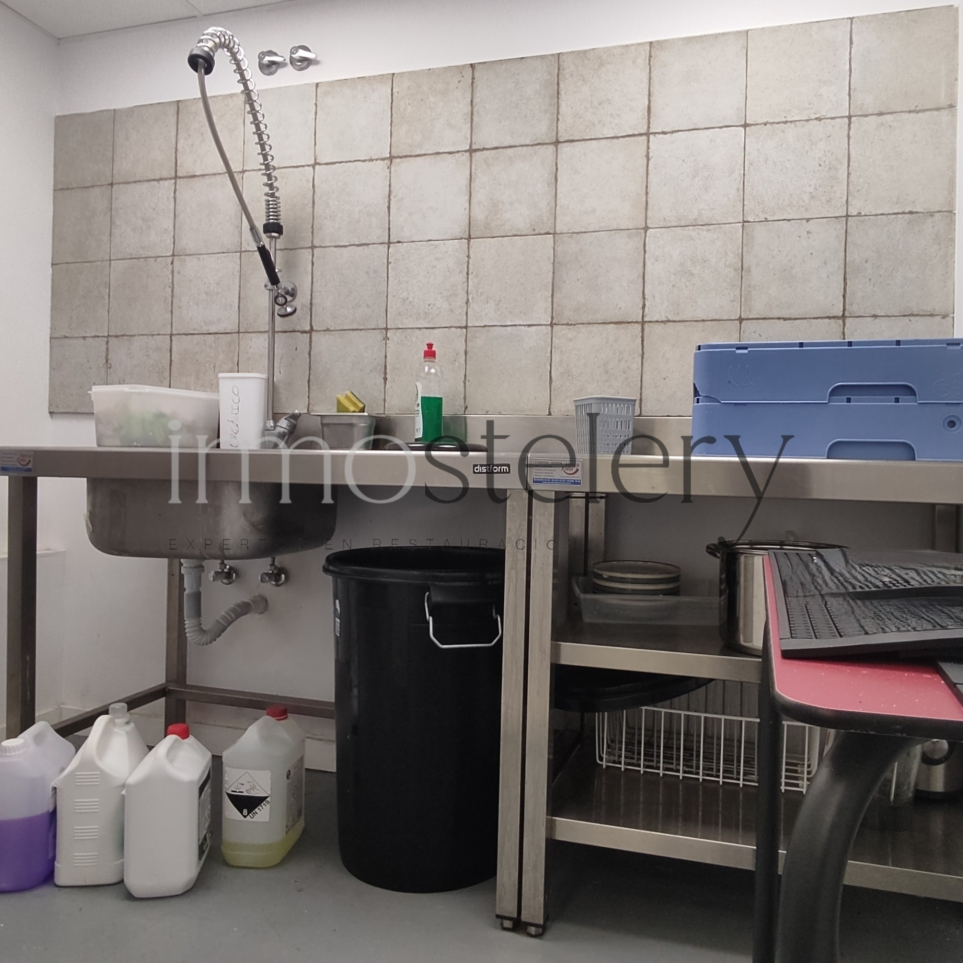 Traspaso con licencia C3 mixta en la vía más comercial de BCN