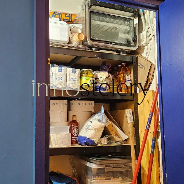 BAR CON LICENCIA C3 EN TRASPASO EN LA BARCELONETA, BCN