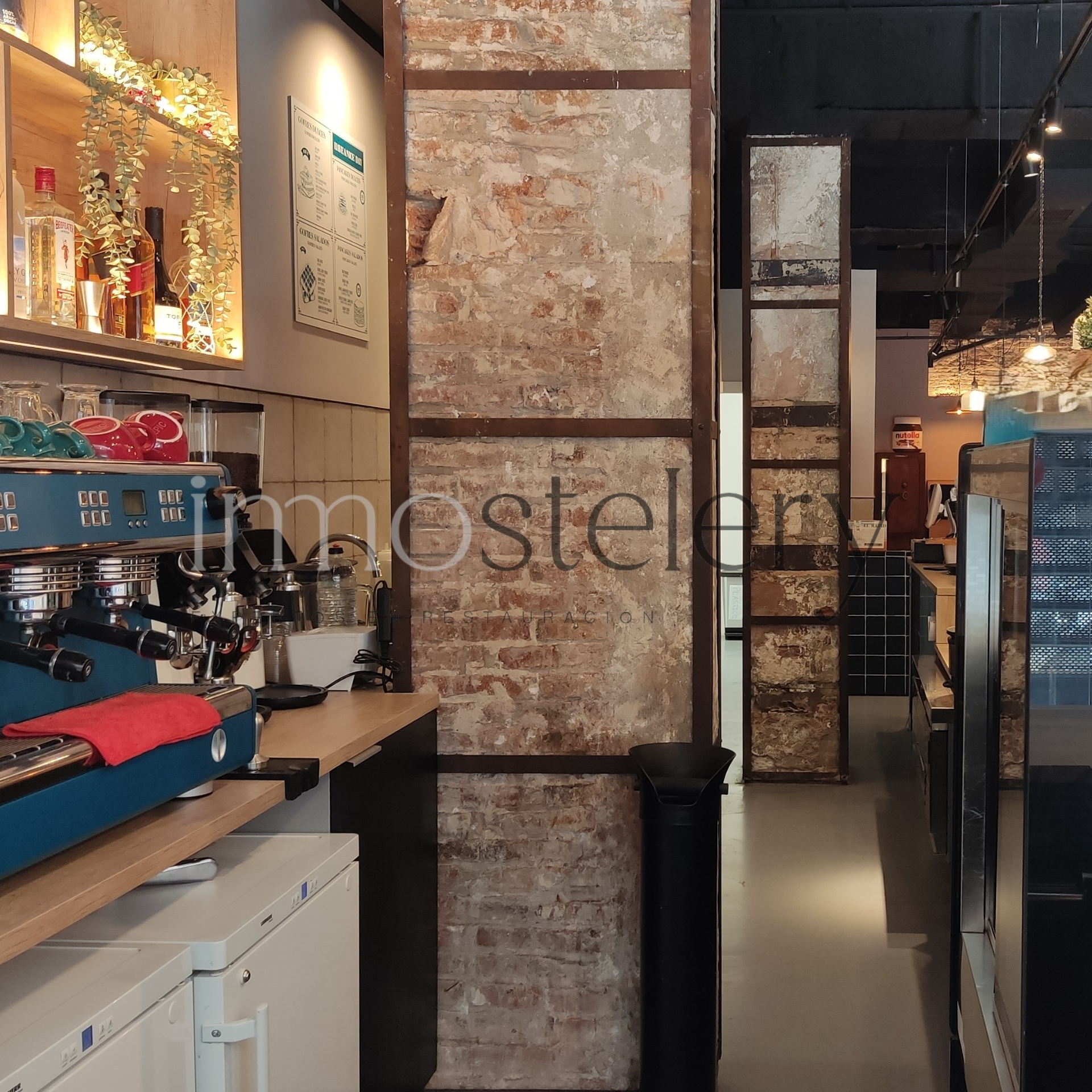 Traspaso con licencia C3 mixta en la vía más comercial de BCN