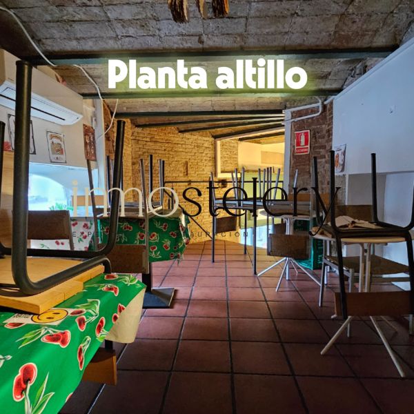 Cafetería en traspaso en zona Hospital Clínic, BCN