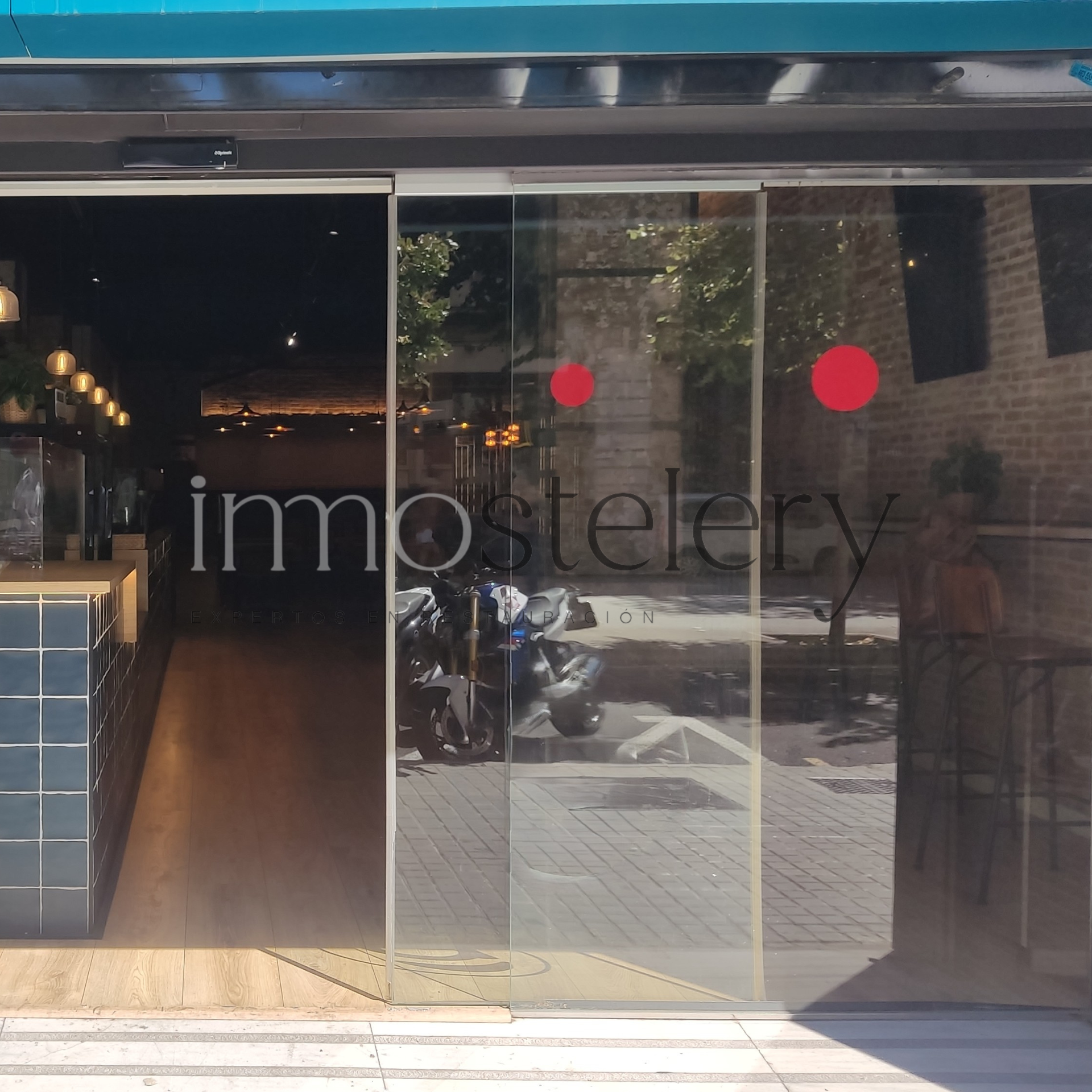 Traspaso con licencia C3 mixta en la vía más comercial de BCN