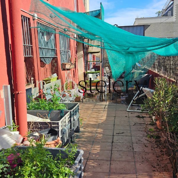 2 Naves Industriales en venta zona La Maquinista BCN